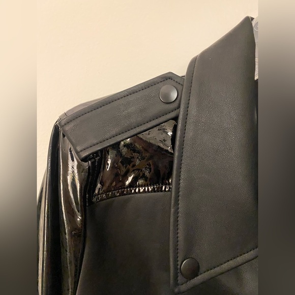 Black Jacket - Picture 9 of 13